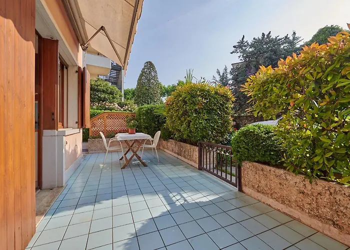 Front With Loft Bed And Pool * Bardolino