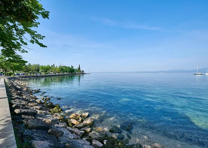 Front With Loft Bed And Pool Lejlighed