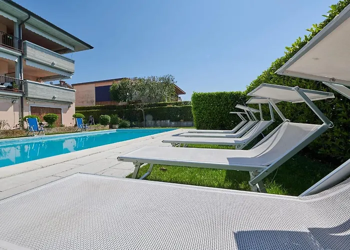 Front With Loft Bed And Pool Lejlighed Bardolino