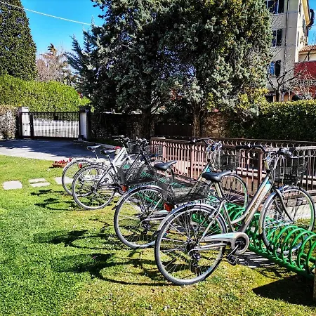 Front With Loft Bed And Pool Daire Bardolino