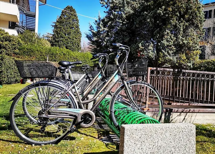 Front With Loft Bed And Pool 아파트 *