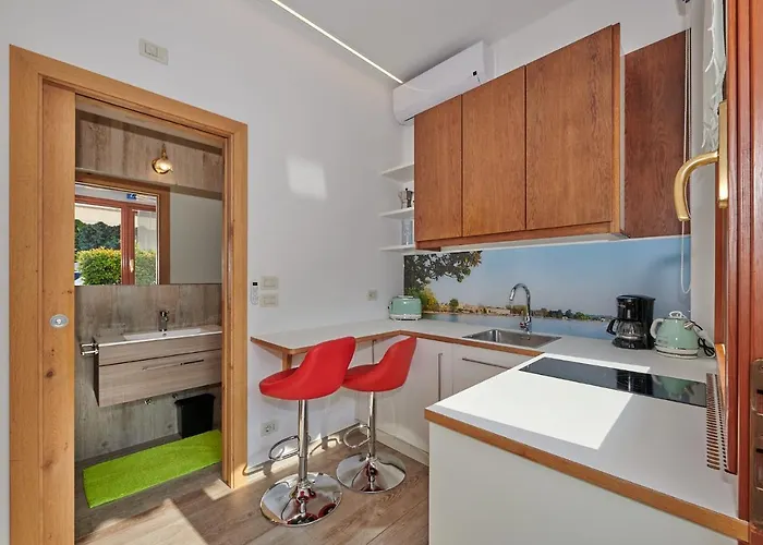 아파트 Front With Loft Bed And Pool